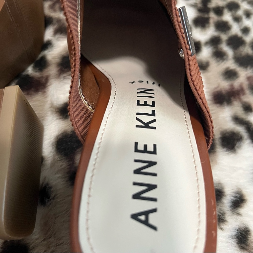 Anne Klein size 7.5 women’s slip on wedge mules - Picture 12 of 13